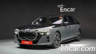 BMW i7 (G70)