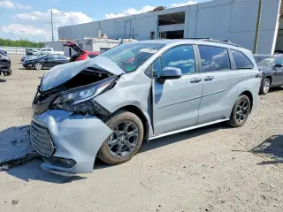 TOYOTA SIENNA 2025