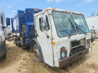 MACK UNKNOWN 2009