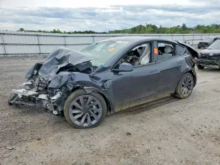 TESLA MODEL Y 2026