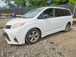 TOYOTA SIENNA 2019