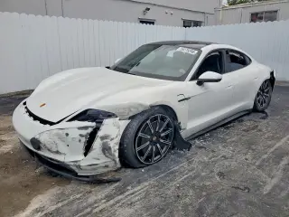 PORSCHE TAYCAN 2022