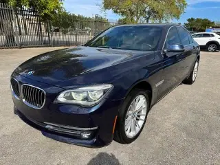 BMW 750 2015