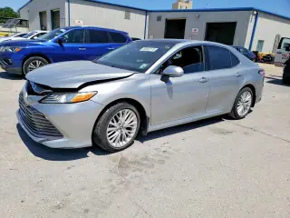 TOYOTA CAMRY 2018